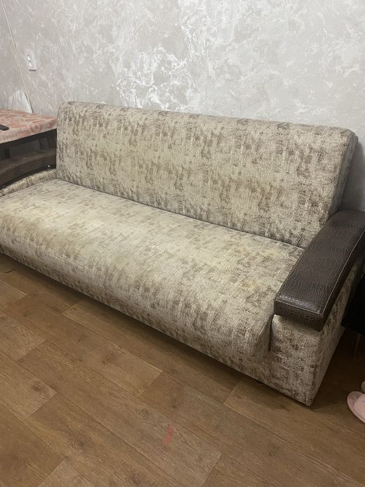 Продам диван книжка