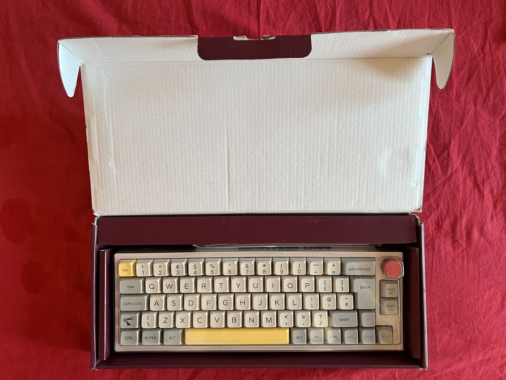 Custom клавиатура Epomaker TH66