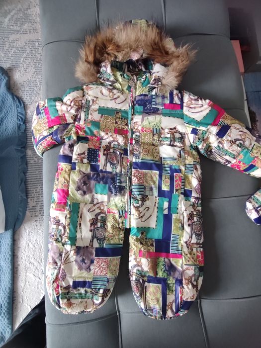 Продам комбинезон Kenzo kids 6-9месяц.