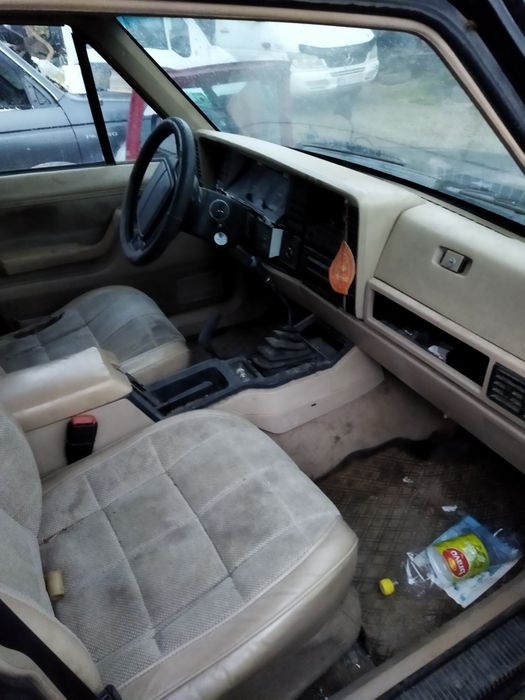 Джеп чероки 2.5  дизел на части 90 год