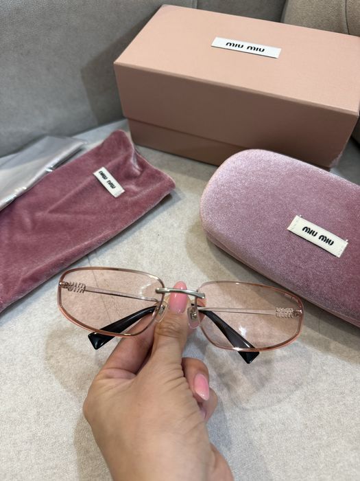 Очки Miu Miu тренд 2025