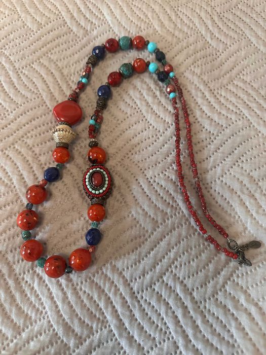 Елегантно и нестандартно колие със корал и тюркоаз