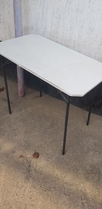 Продам кухонный стол 100х60