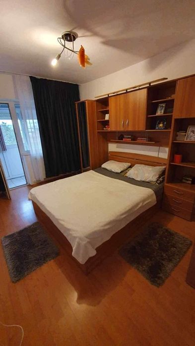 Apartament 2 camere decomandat in Onesti, zona de jos.