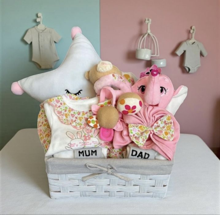 Cos cadou nou nascut personalizat