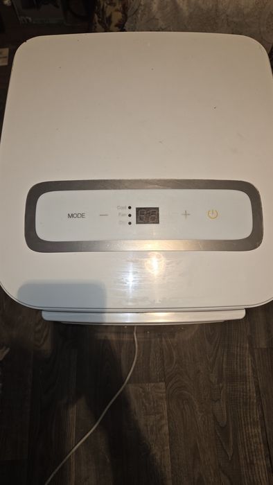 Vând aer conditionat Aro.