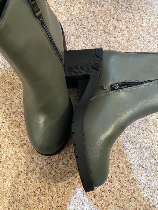 Полусапожка  новая  продам  срочно.