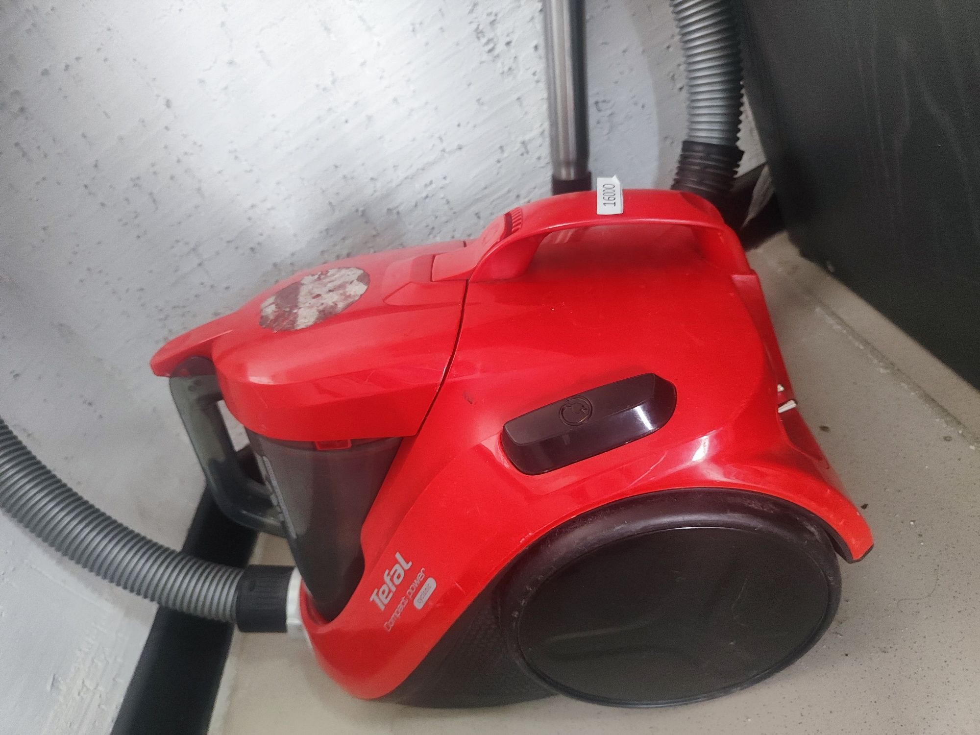 Продам пылесос Tefal в хорошем рабочем состоянии