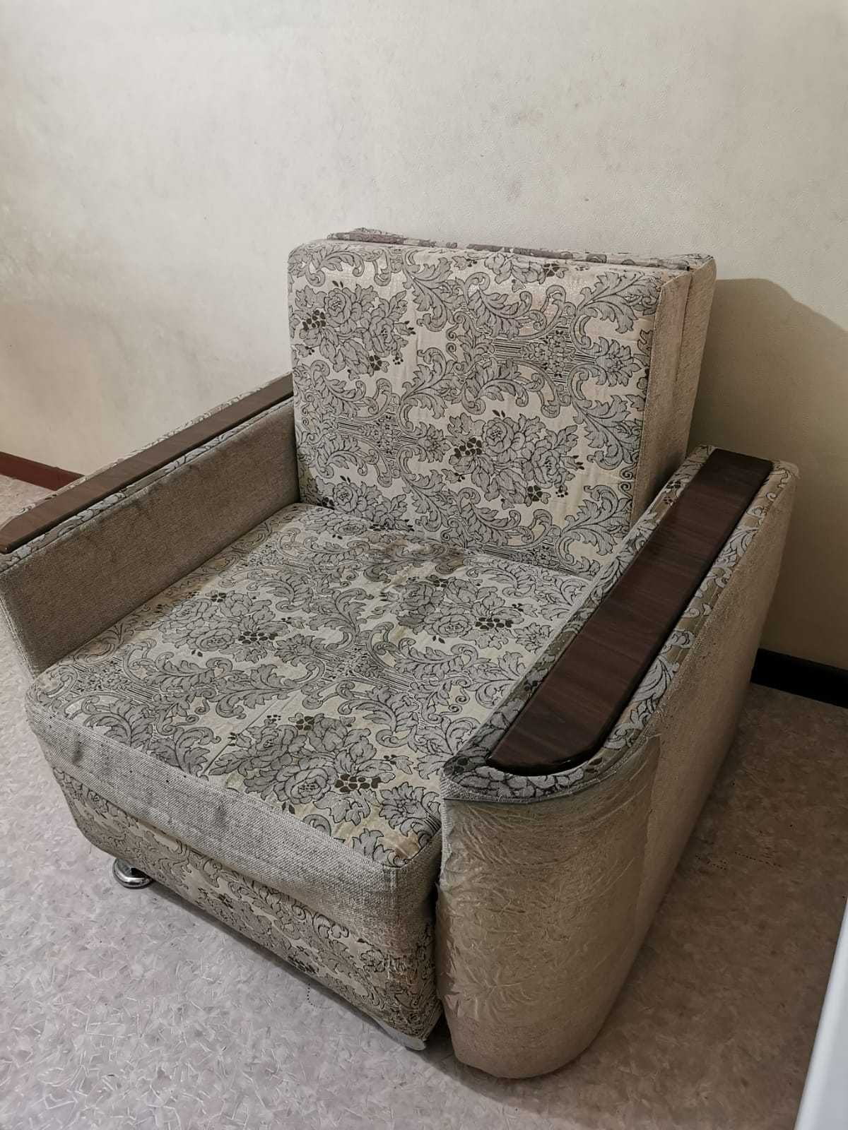 Продается диван с креслом