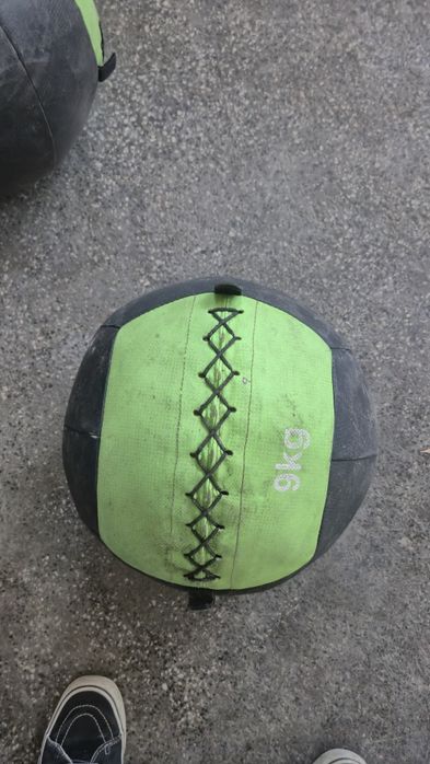 Медицинска топка/wall ball