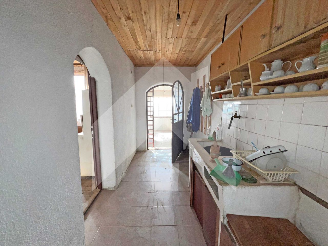 Продава се Промишлена сграда в с. Стоян Михайловски, Област Шумен - 252 кв.м за 91 €/кв.м - Снимка #3