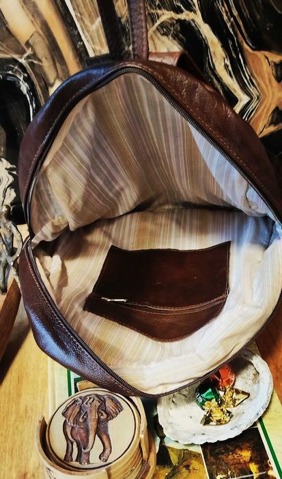 Раница от ествена кожа