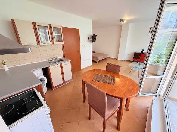 Продава се Едностаен апартамент в к.к. Слънчев бряг - 55 кв.м за 1000 €/кв.м - Снимка #5