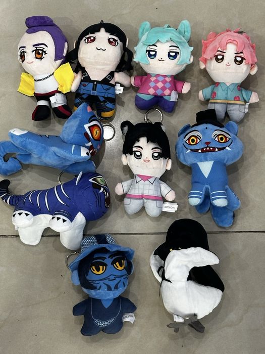 K pop demon hunters фигурки/Кей поп ловци на демони фигури