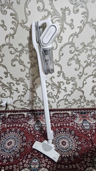 Пылесос вертикальный deerma