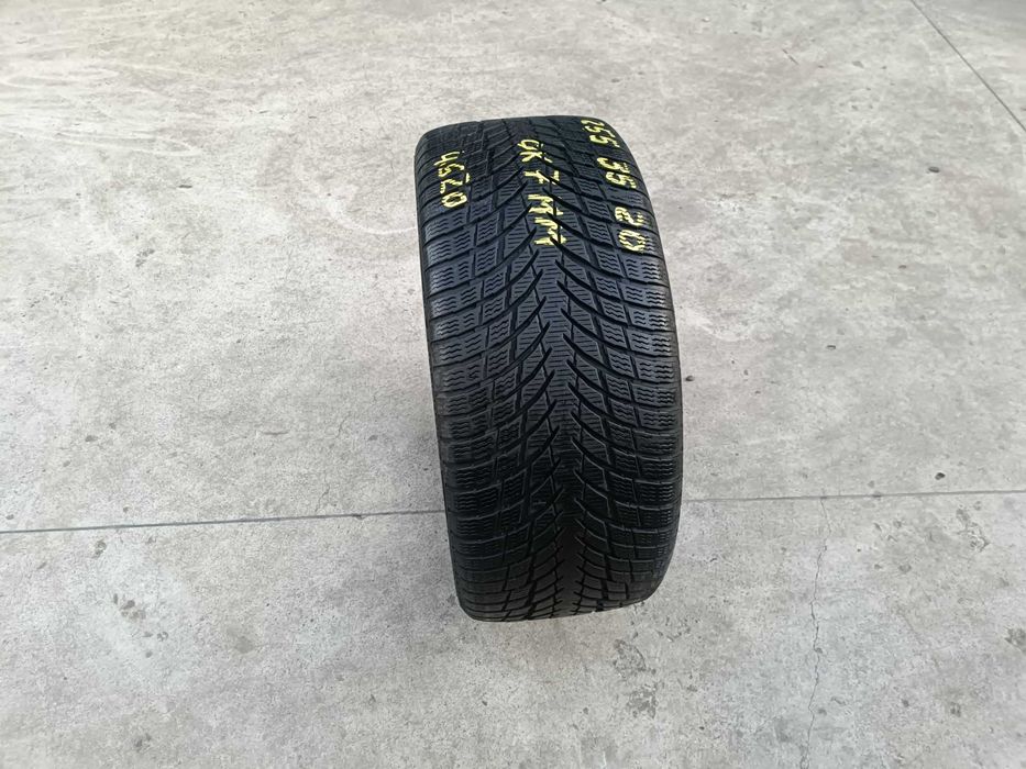O anvelopa de iarna 255 35 20 nokian wr snowproof p 7 mm