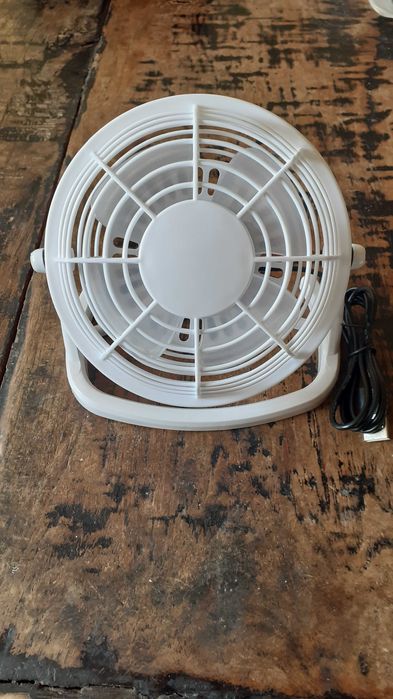 вентилатор настолен USB, тих и качествен, супер цена
