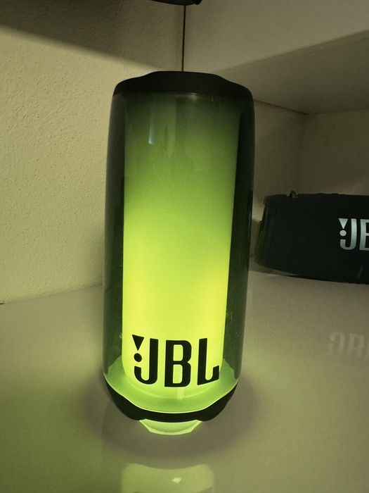 Boxă JBL Pulse 5 – sunet puternic & lumini spectaculoase 360°