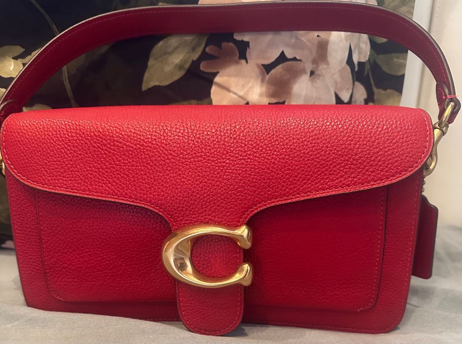 Coach чантата е нова не ползвана