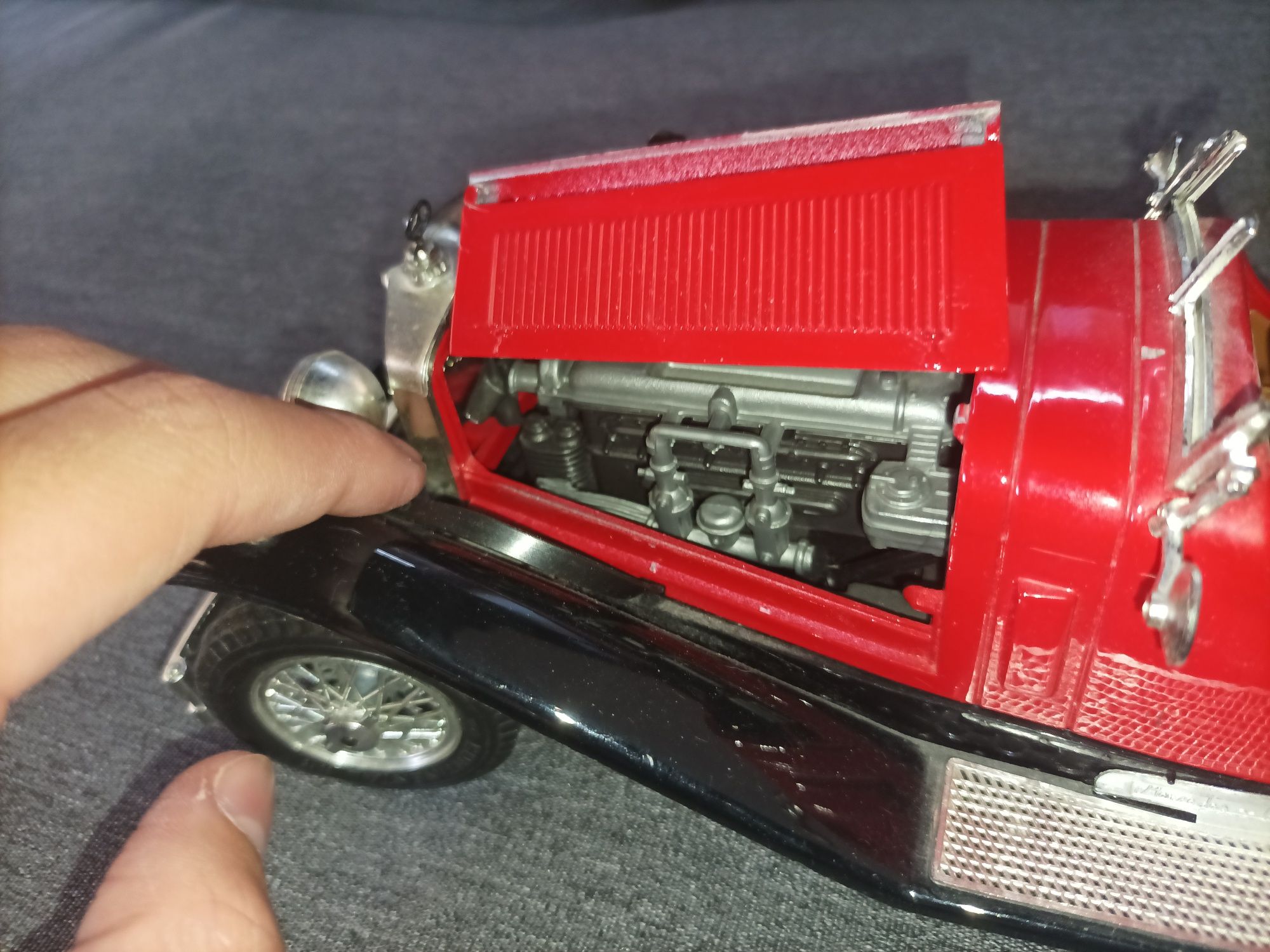 Продава се Mercedes-Benz Burago SSK 1/18