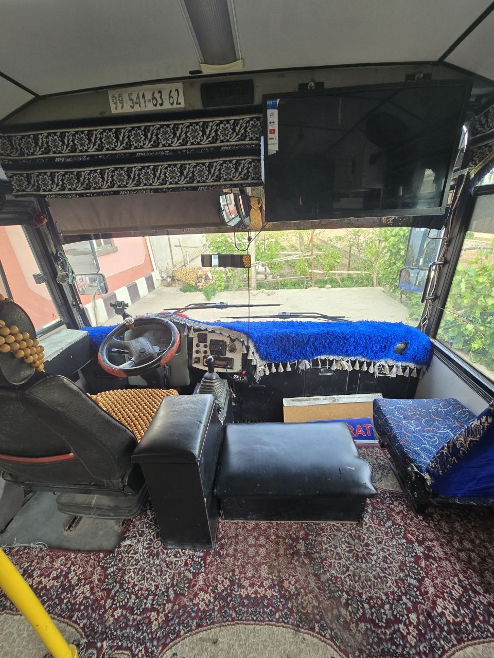 Исузу NP26 автобус
