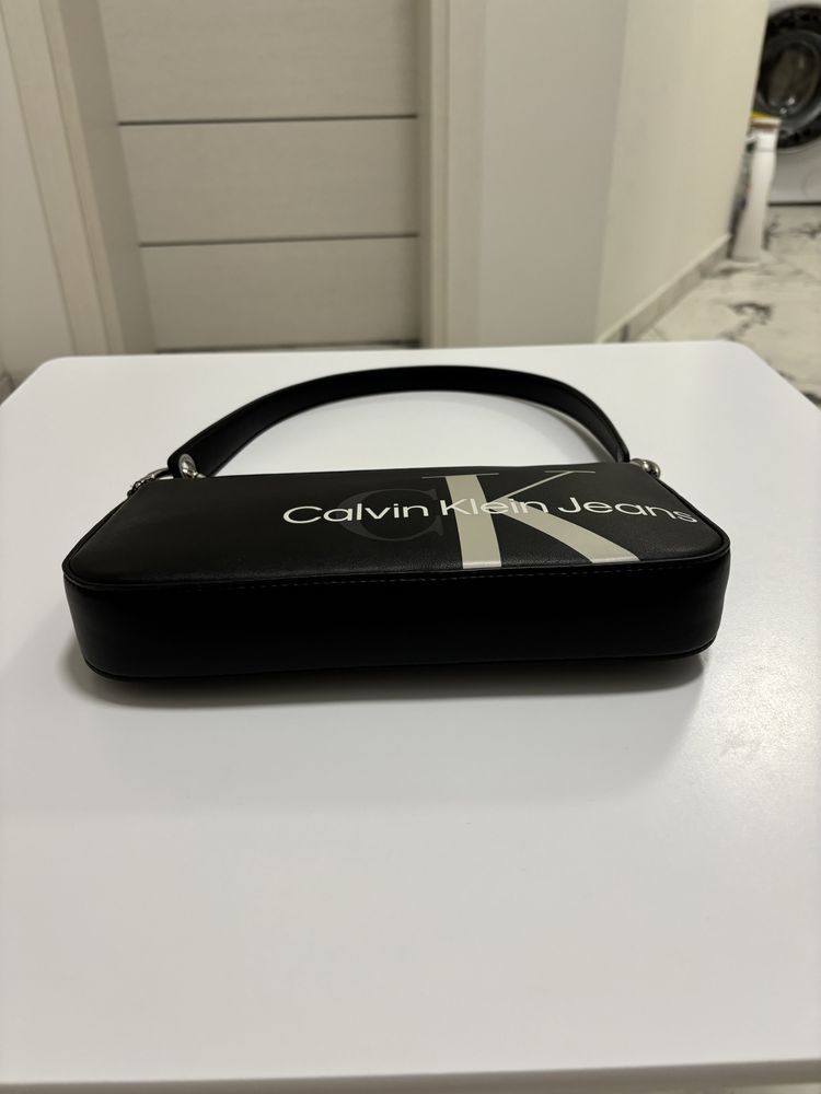 Чанта Calvin Klein