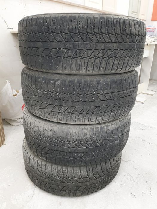Зимние шины , комплект.