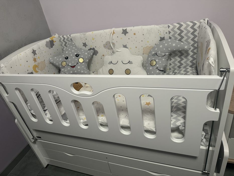 Дървена кошара с матрак