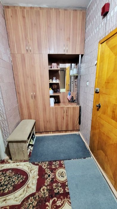 Продаётся 3/3/9 квартира