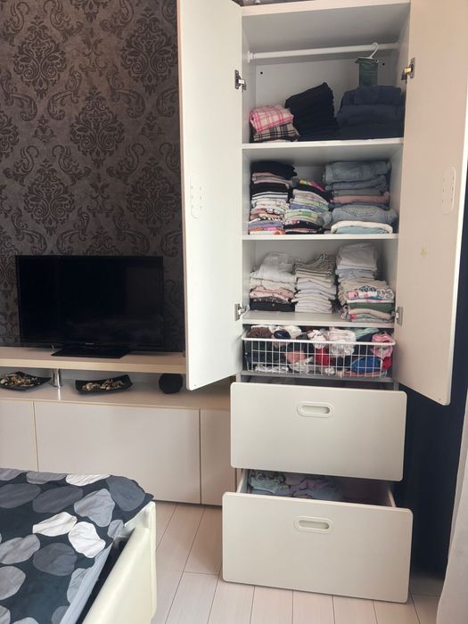 Dulap cu doua usi Ikea in stare foarte buna