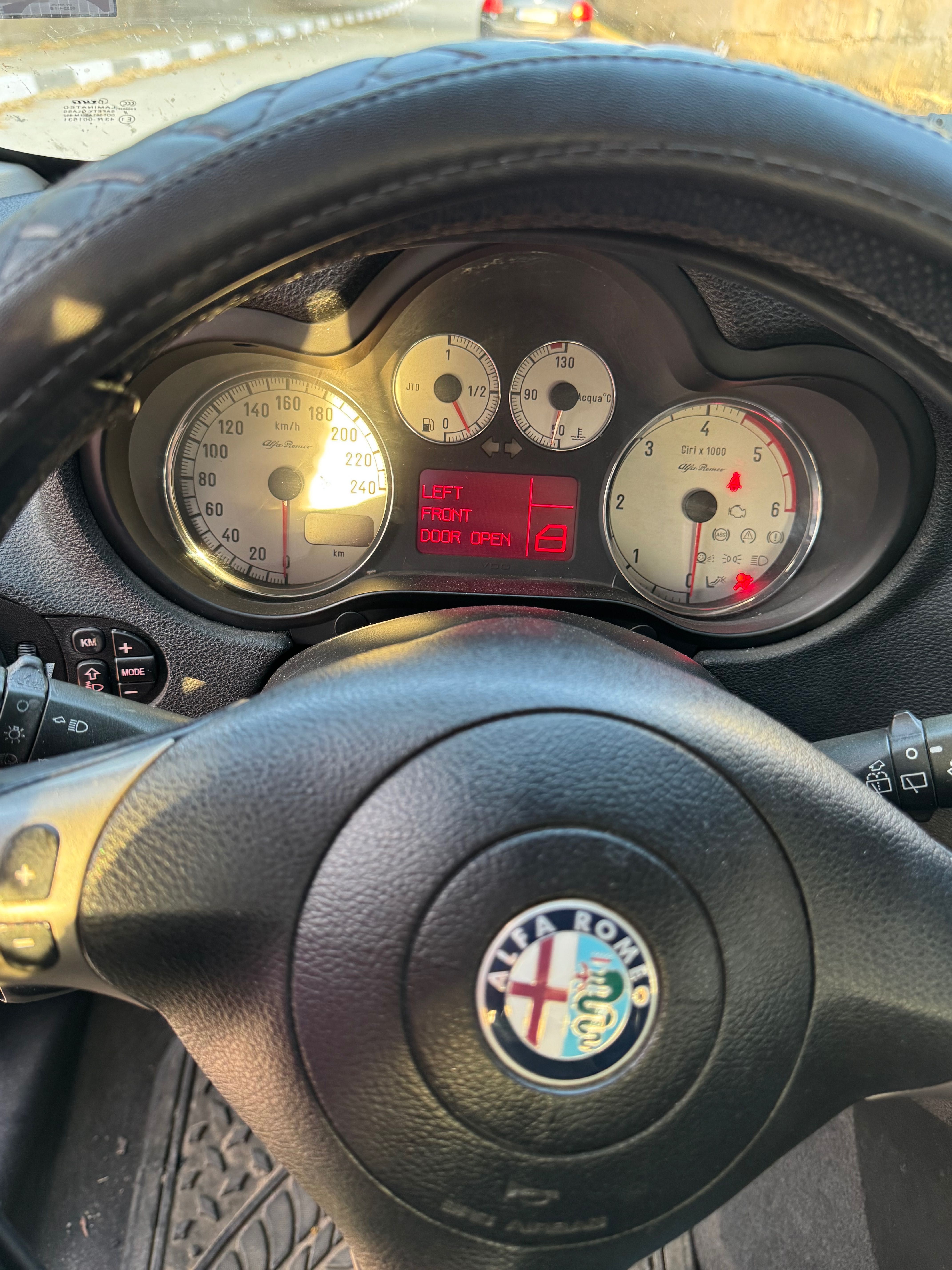 Продавам кола Alfa romeo 147