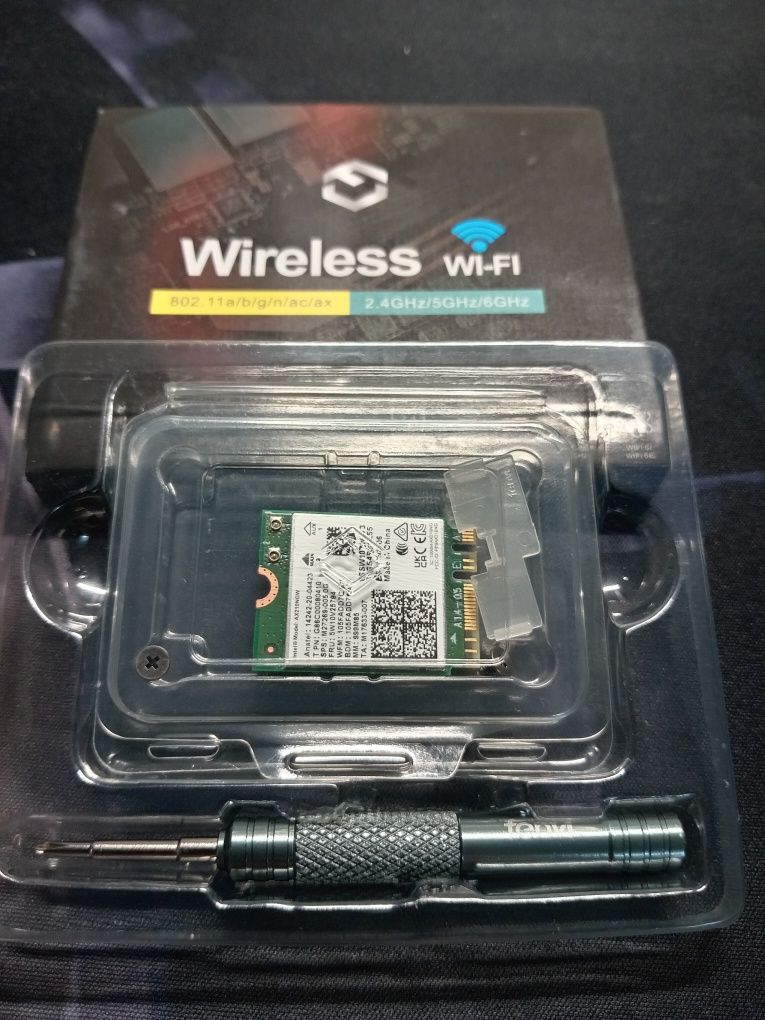 Intel AX210 IEEE 802.11ax Bluetooth Tri Band Wi-Fi/Bluetooth modem