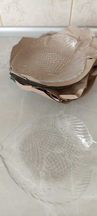 6 броя чинии рибки