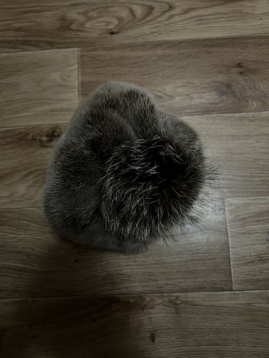 Продам норковую шапку серого цвета