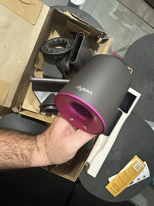 Uscator Supersonic Dyson fuchsia, 4 trepte de temperatura, 1600w