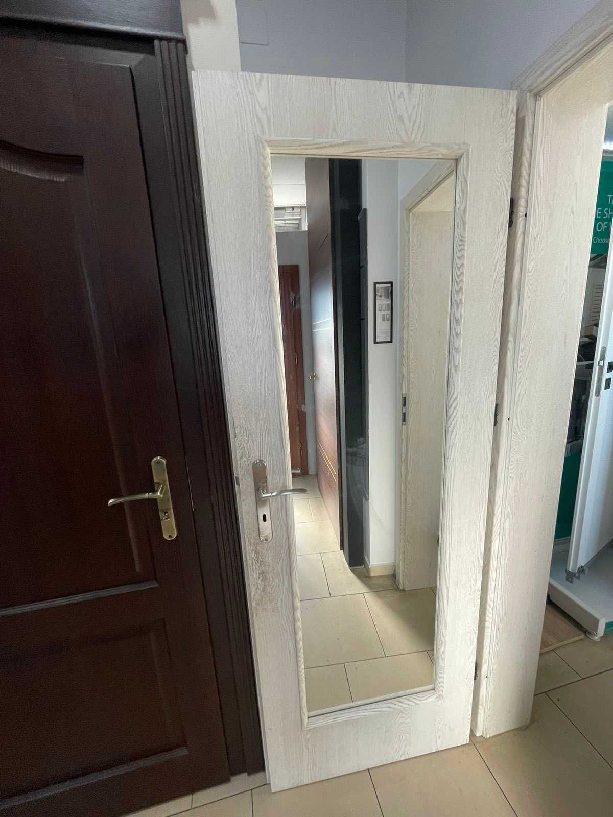 Врата с каса , плътно ПДЧ и ламинат с огледало Порта Доорс - мостра