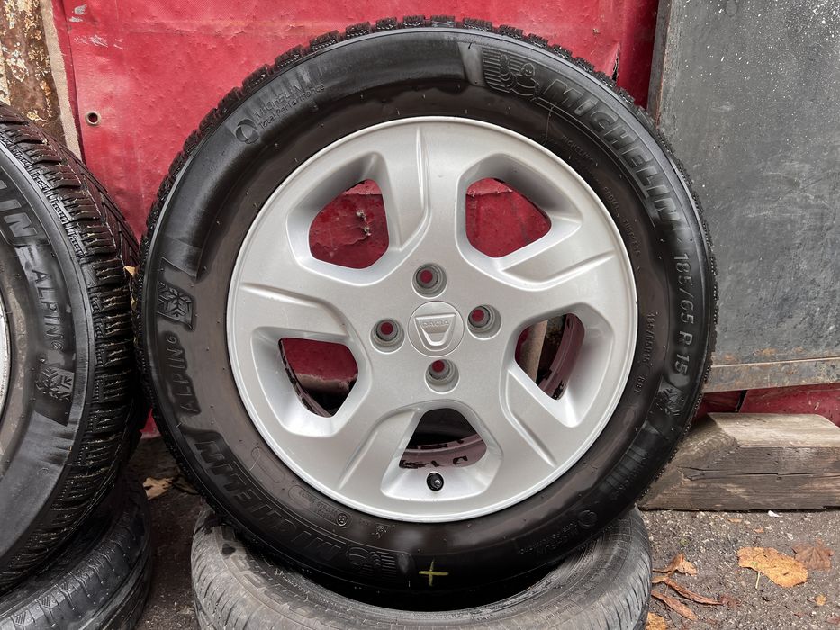 Джанти за Dacia Оригинални 15” 4x100 6j ET40 с зимни гуми Мишелин