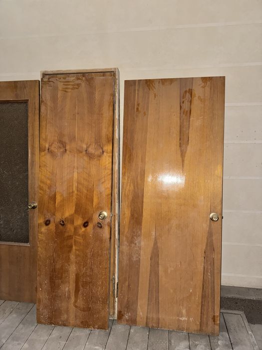 Дверь деревянная