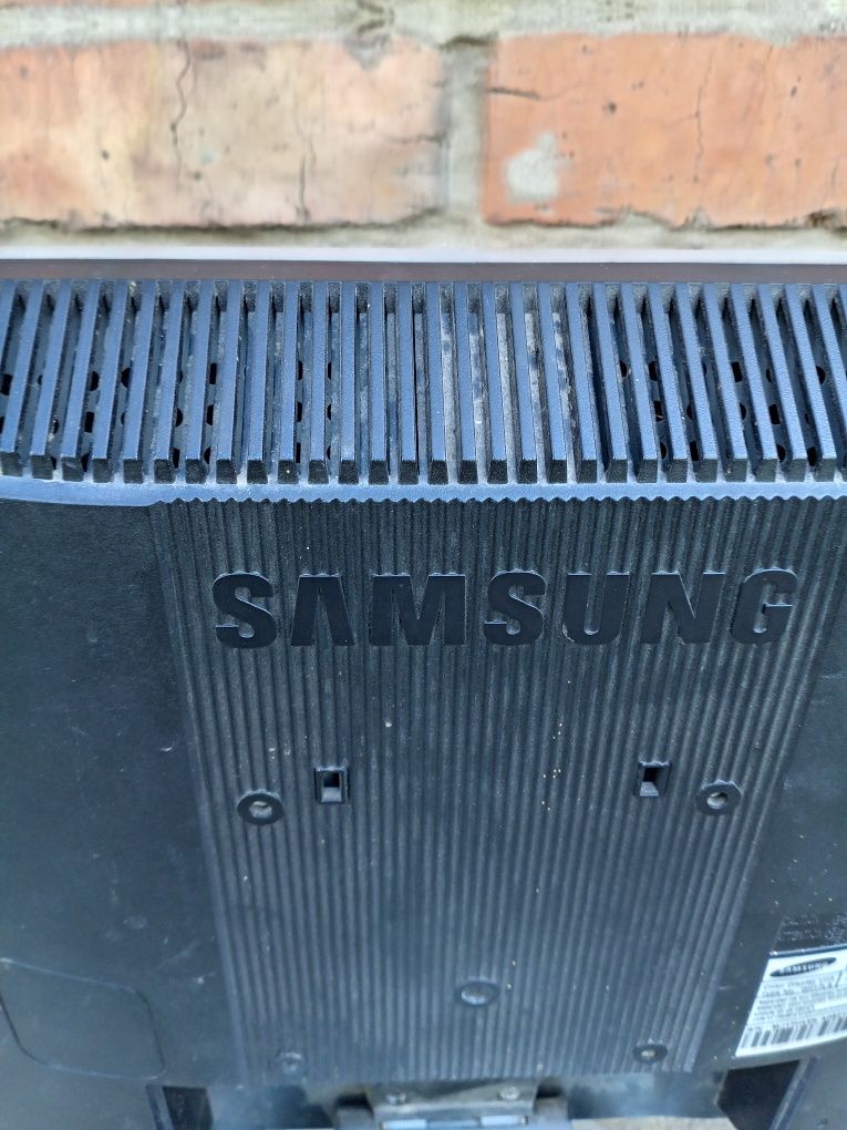 Манитор б/у SAMSUNG
