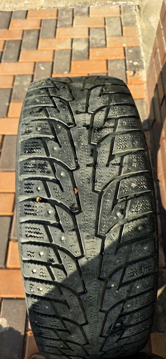 Зимние шины 215/60 R16