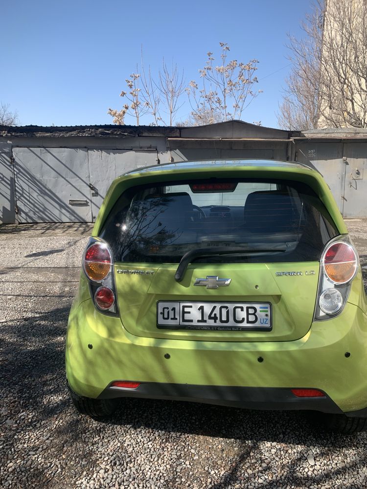 Продам свою машину. Зелёный SPARK 2011 года - 5000
