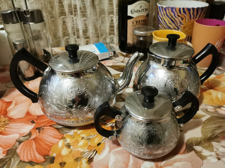 Комплект прибори за чай