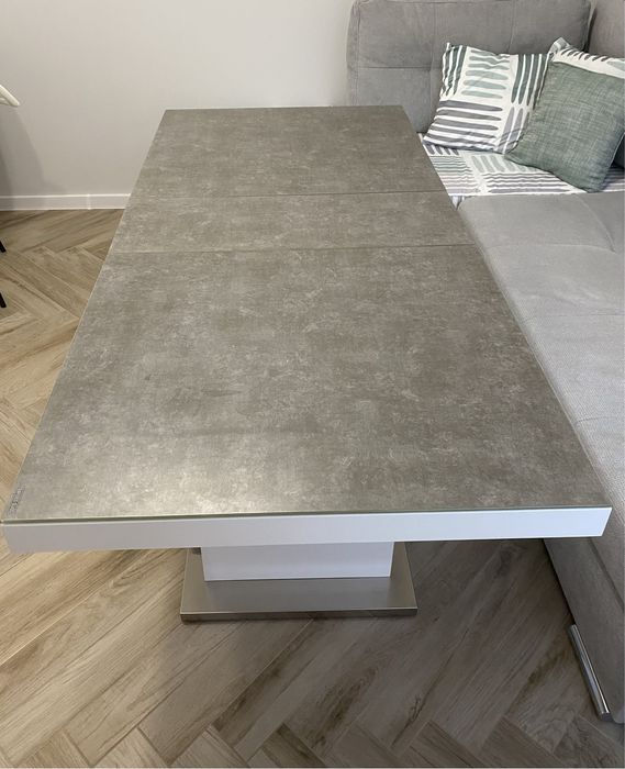 Маса с повдигащ механизъм