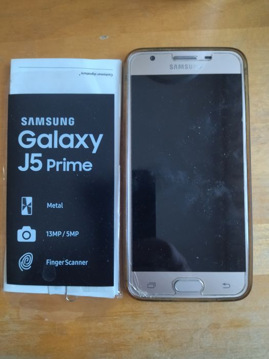 Смартфон SAMSUNG J5