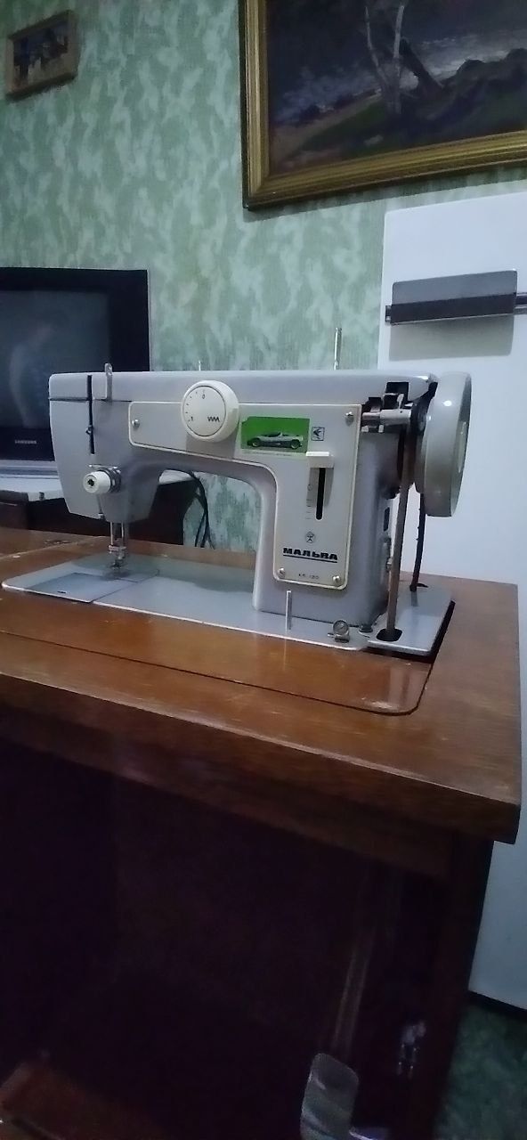 Швейная машинка мальва