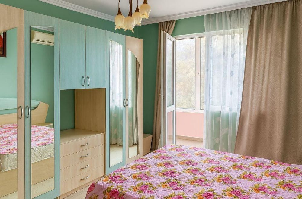 Тристаен апартамент в района на Чайка!