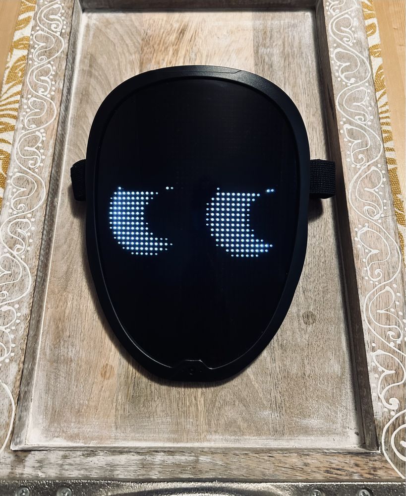 Masca LED cu senzor