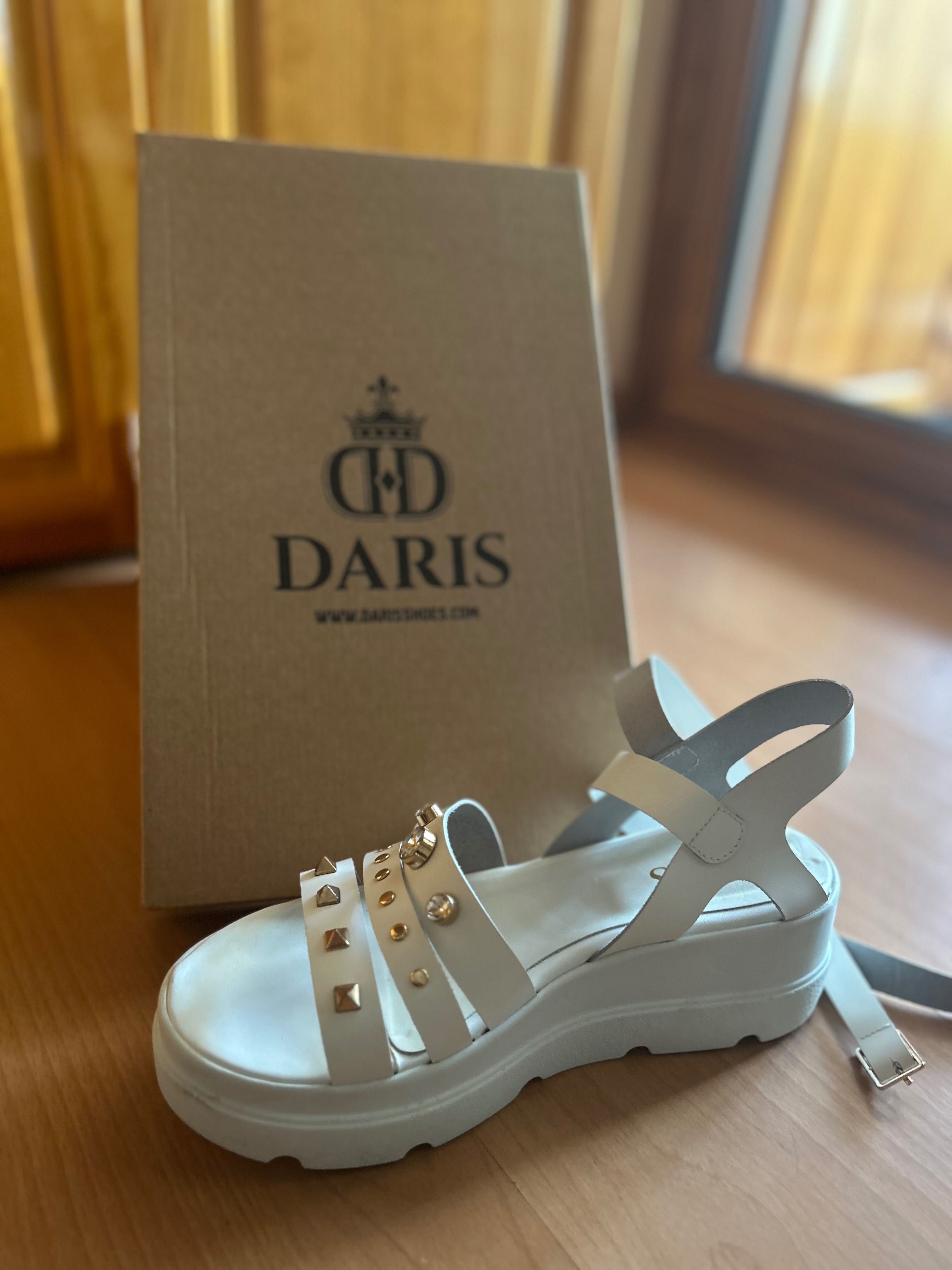 Женски бели сандали Daris