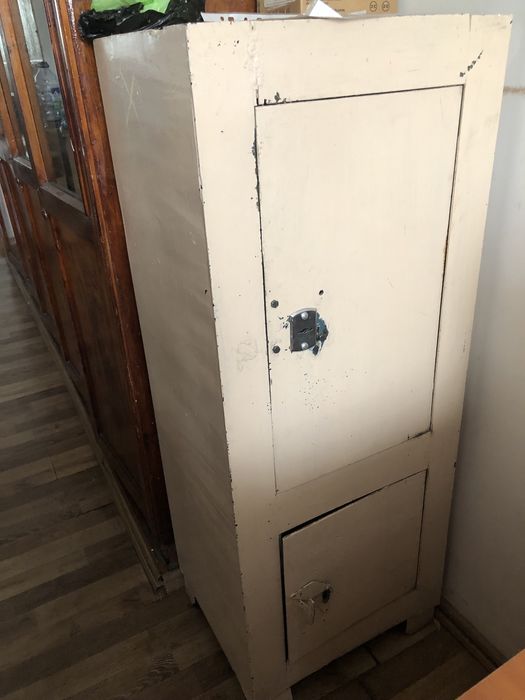 Продаю сейфы б/у.