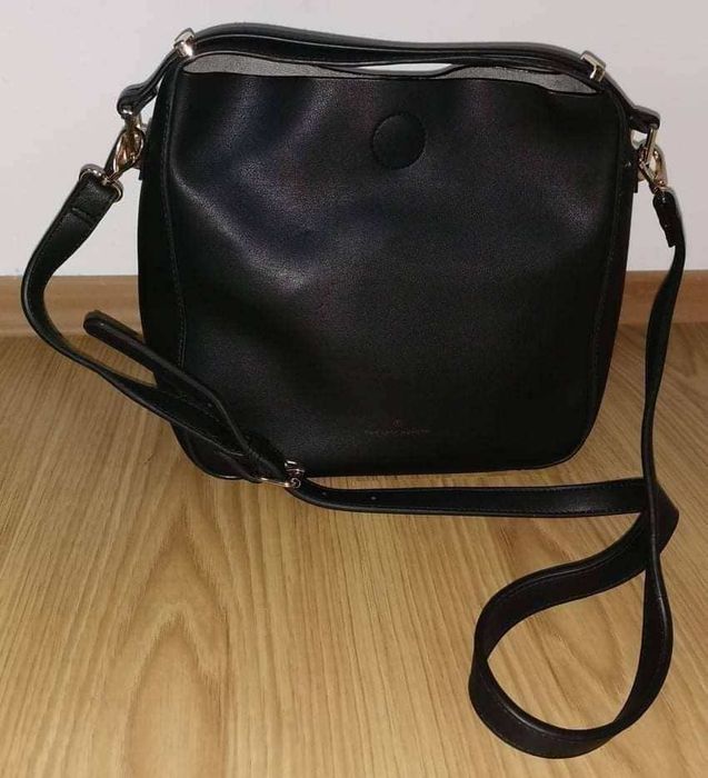 Продавам Чанти и Колани